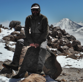 Meine Wenigkeit im Jahr 2023 auf dem Gipfel des Cerro Toco in Chile