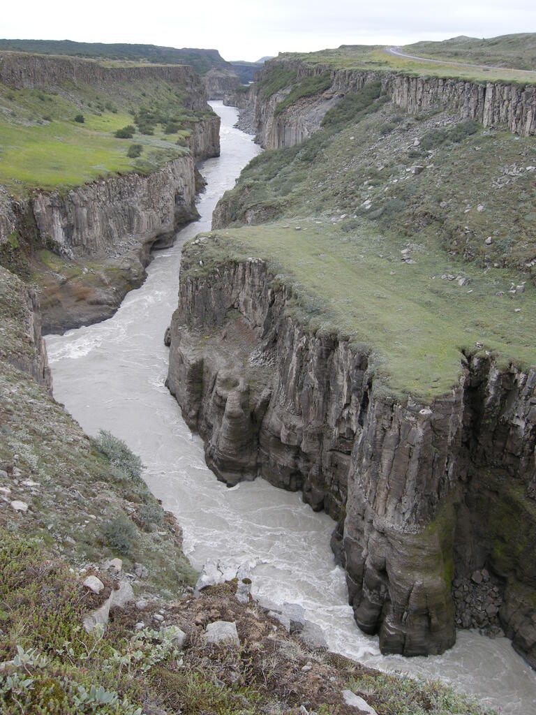 Die schlucht direkt unterhalb der Wasserf&auml;lle