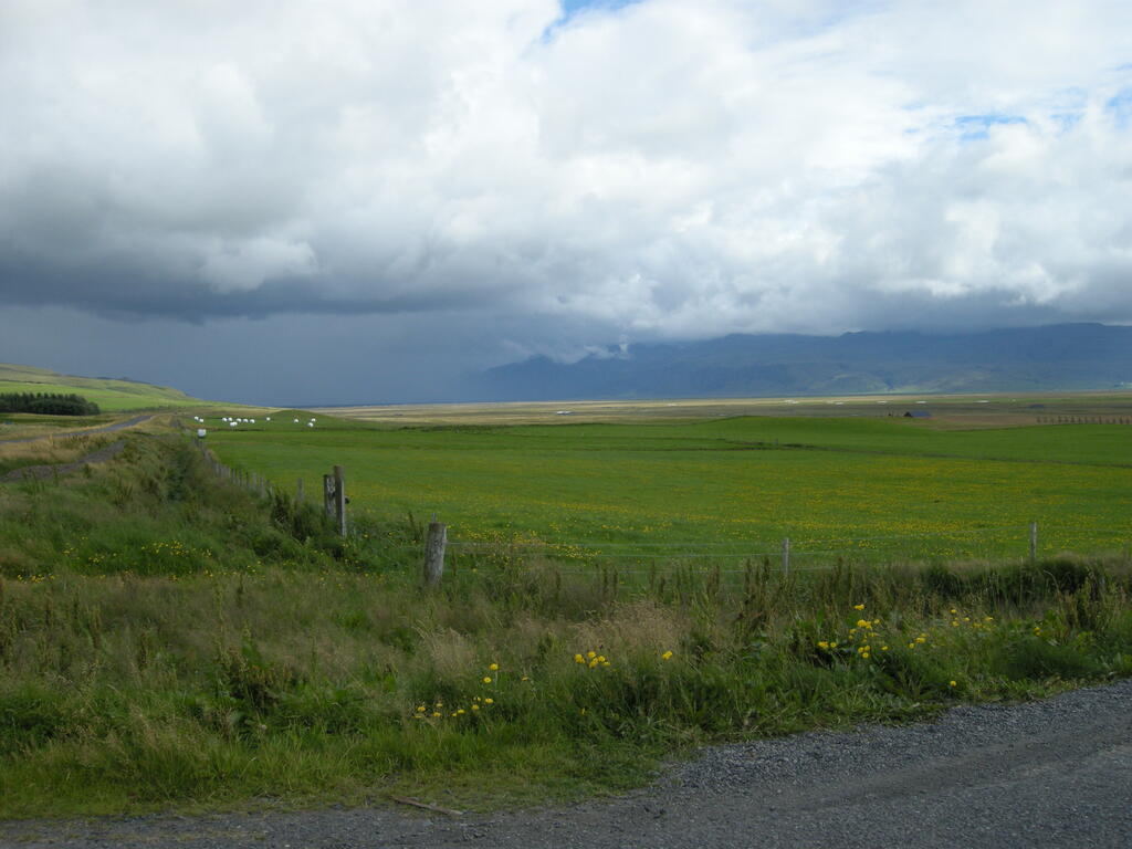 Eyjafjallaj&ouml;kull in den Wolken