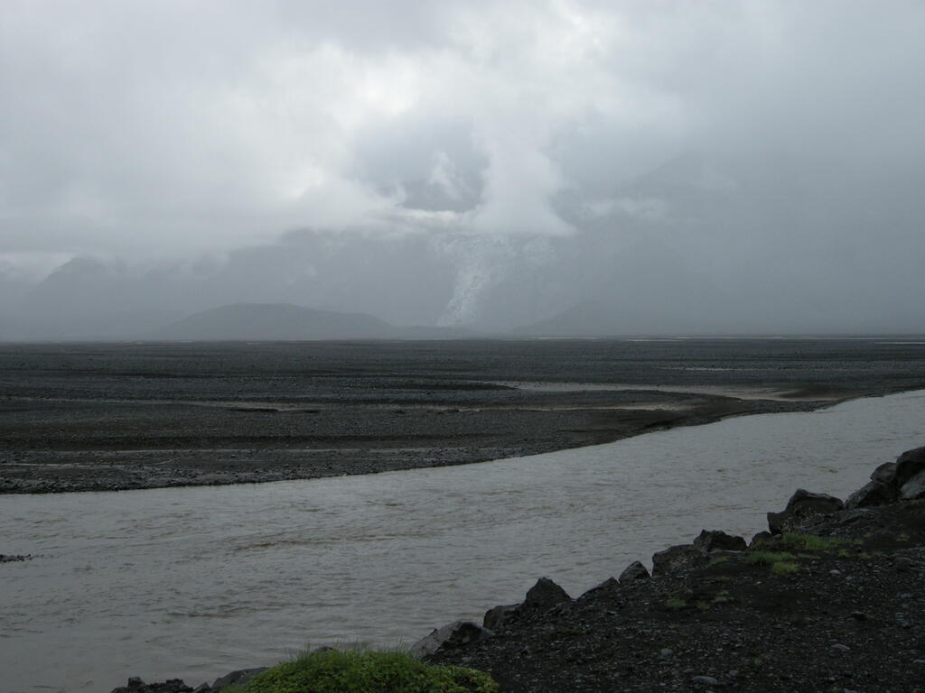 Eyjafjallaj&ouml;kull in den Wolken