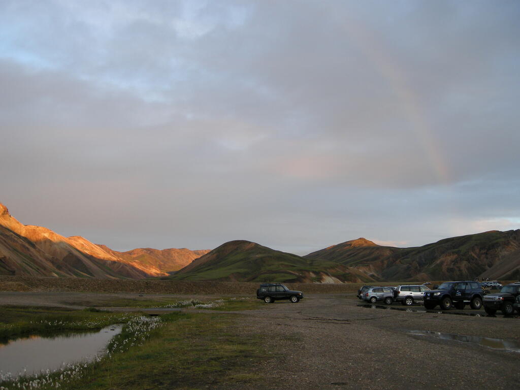 Landmannalaugar Sonnenuntergang mit Regenbogen