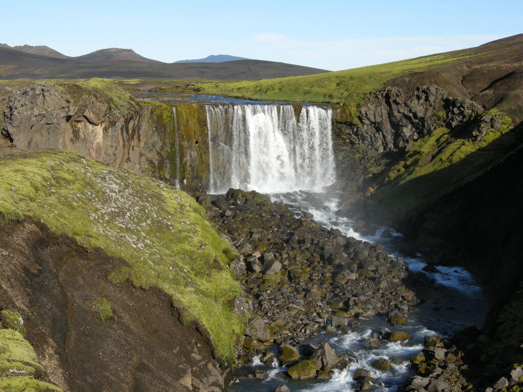 Wasserfall am Markarflj&oacute;t in der Morgensonne