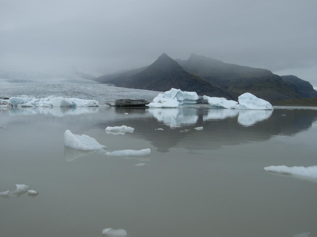 Eisberge im Fjalls&aacute;rl&oacute;n