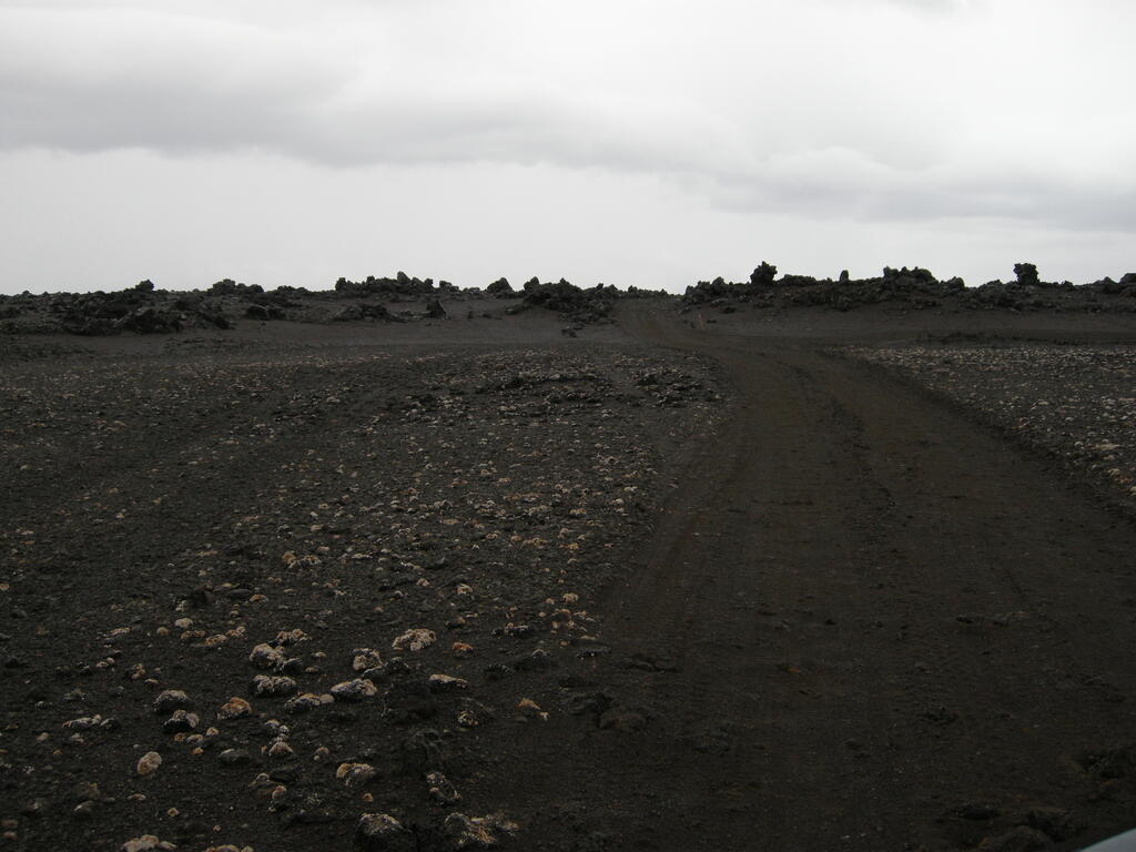 F910, Trolle im Lavafeld