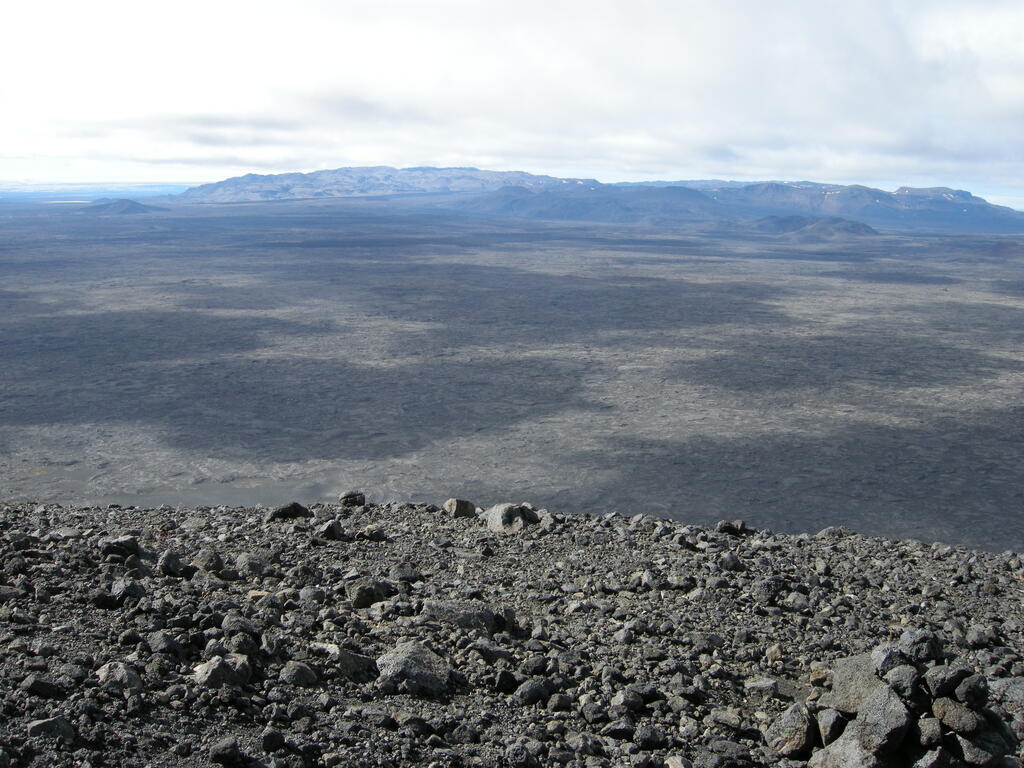Aufstieg Her&eth;ubrei&eth;, Blick zur Askja
