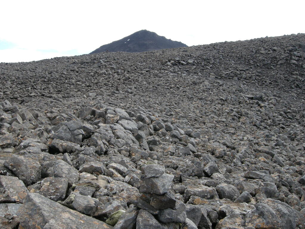 Aufstieg Her&eth;ubrei&eth;, der Gipfel ist in Sicht