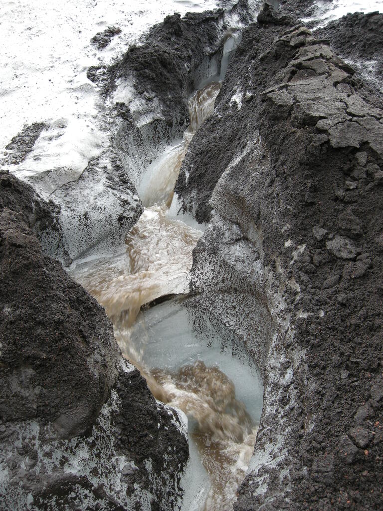 Kverkfj&ouml;ll, auf dem Gletscher, Schmelzwasser Kaskade