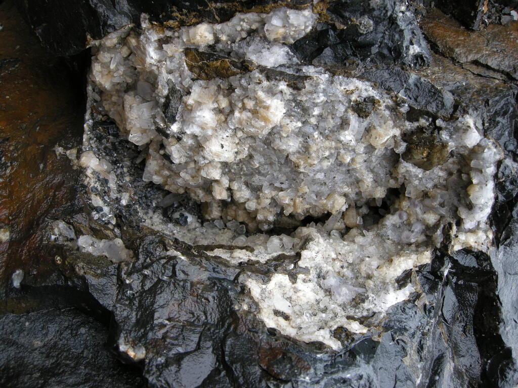 Quarz und Calcit in situ