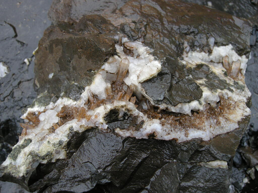 Quarz und Calcit in situ