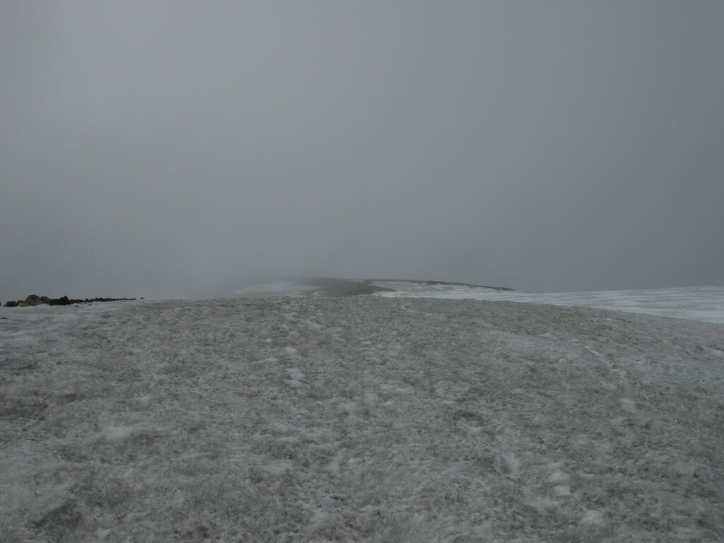 D&uuml;nne Wolken behindern die Aussicht vom Gipfel