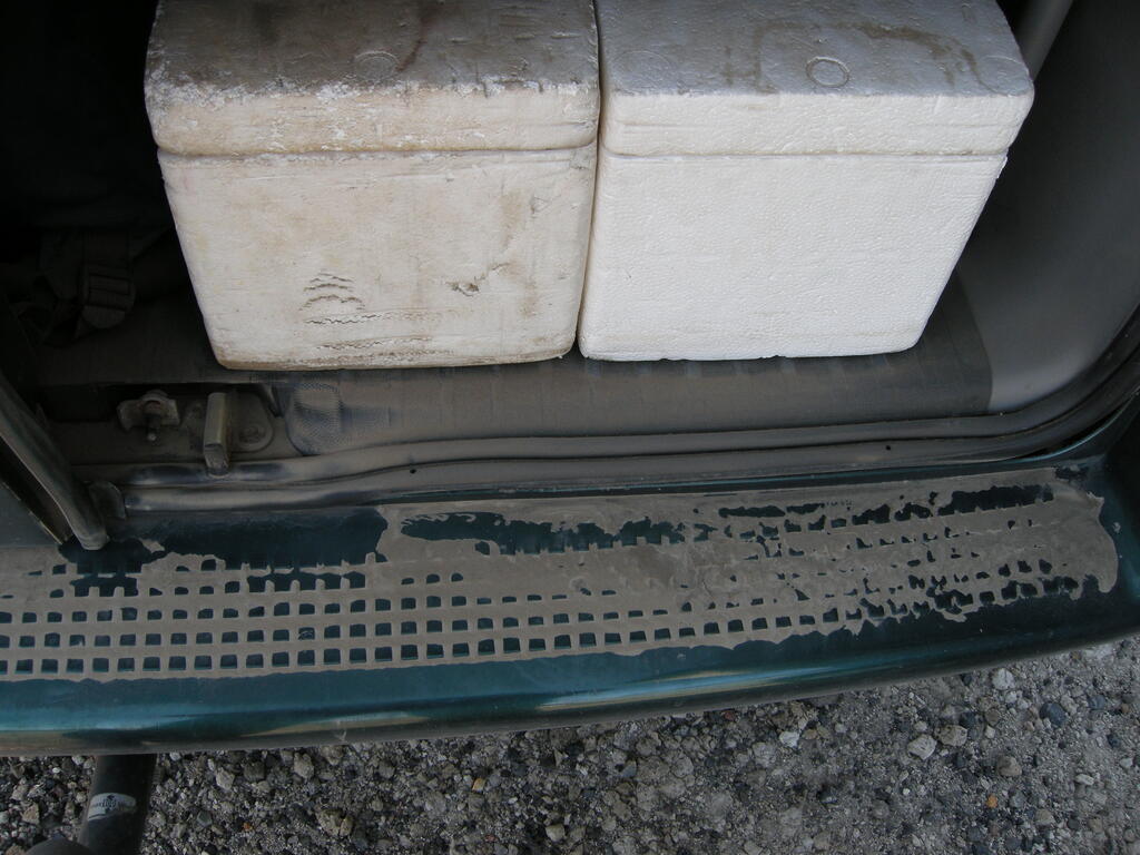 Staub in meinem Bulli nach einem Tag auf trockenen Pisten