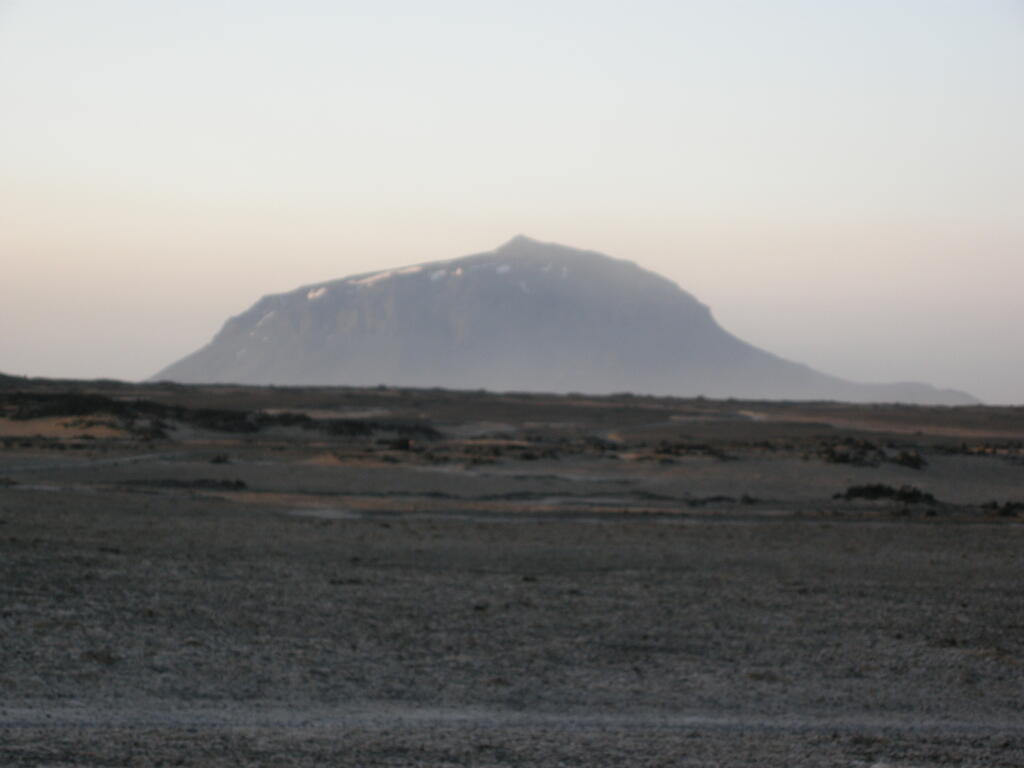 Blick vom Campingplatz an der Dreki H&uuml;tte zur Her&eth;ubrei&eth;