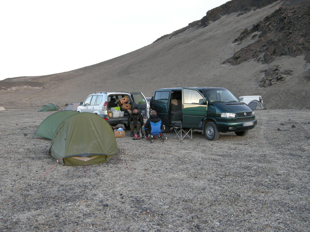 Wagenburg auf dem Campingplatz an der Dreki H&uuml;tte