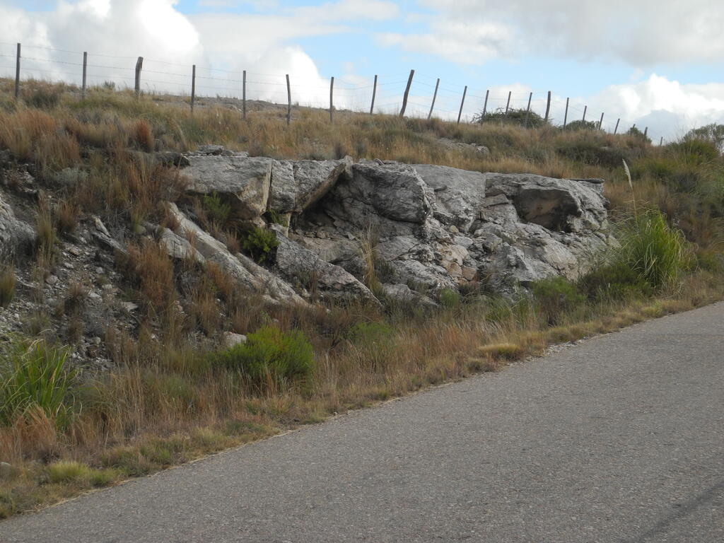 Pegmatit Aufschluss am Stra&szlig;enrand
