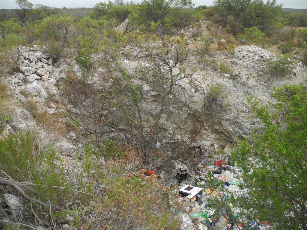 Pegmatit Los 4 Hermanos, leider eine M&uuml;llkippe