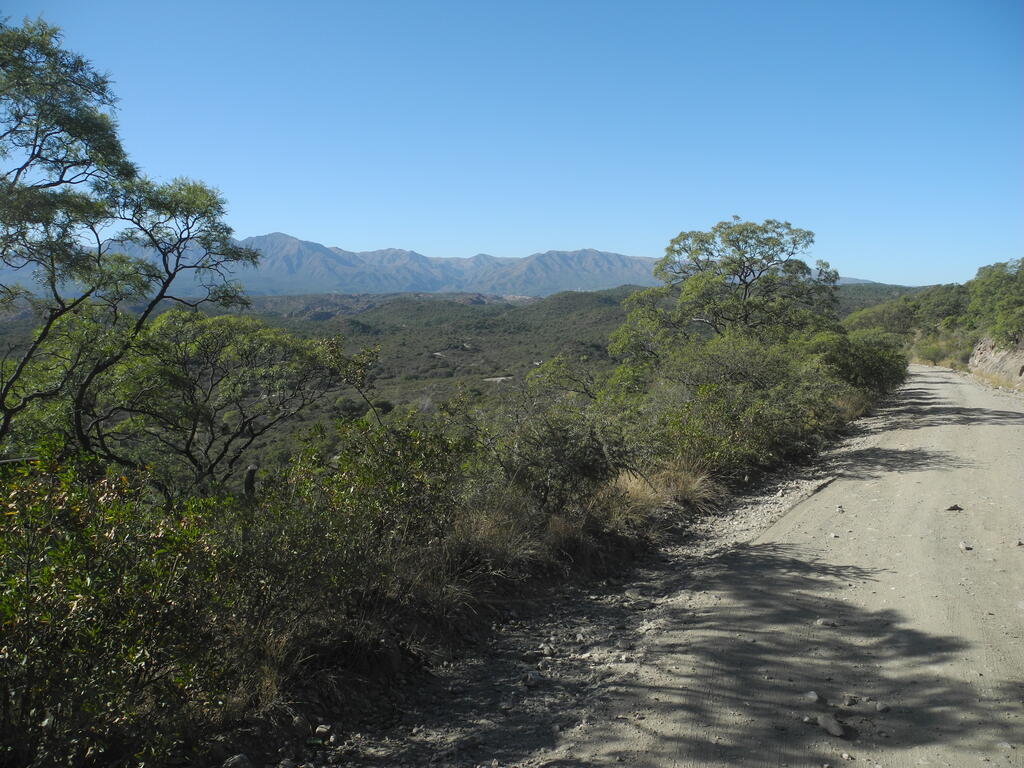 Landschaft an der RPE92 zwischen San Marcos Sierras und Capilla del Monte