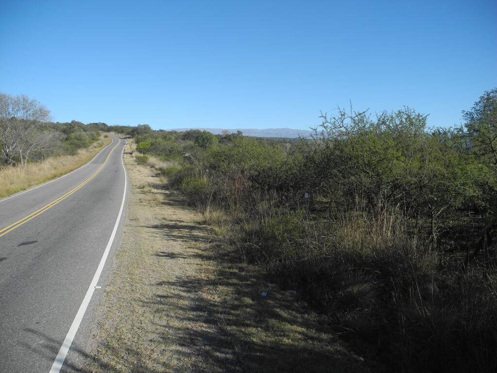 Landschaft an der RPS228 bei Villa Yacanto