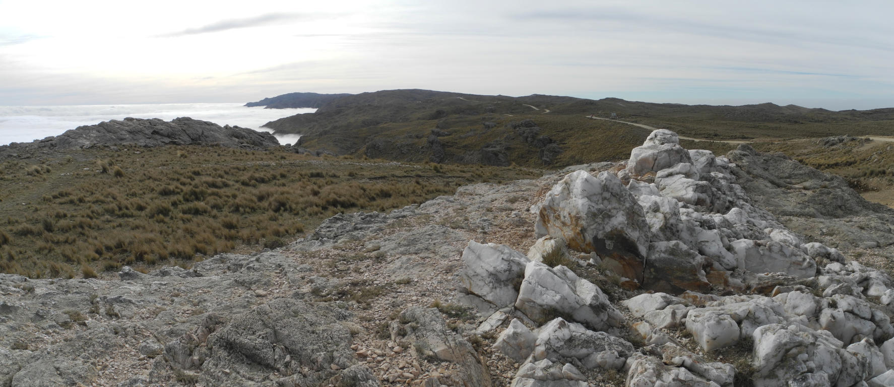 Panorama von der Passh&ouml;he mit Wolken unterhalb