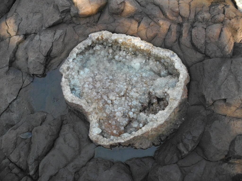 Quarz Geode im Schaubereich der Mina Tierra Colorada