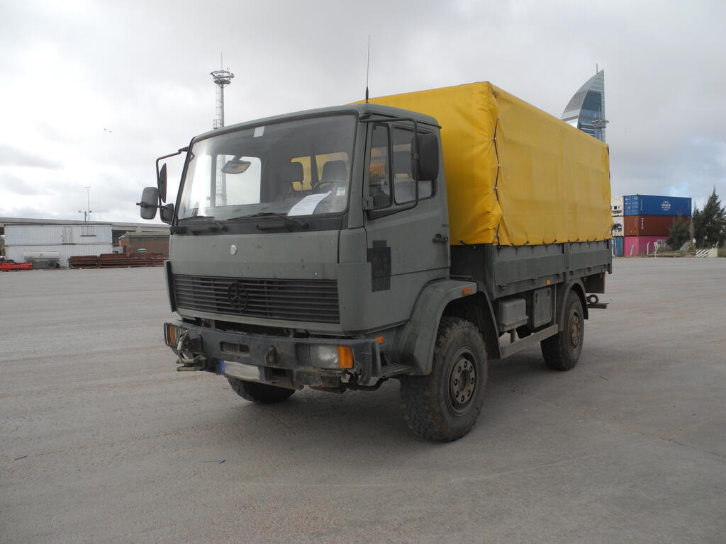 Der LKW ist im Hafen