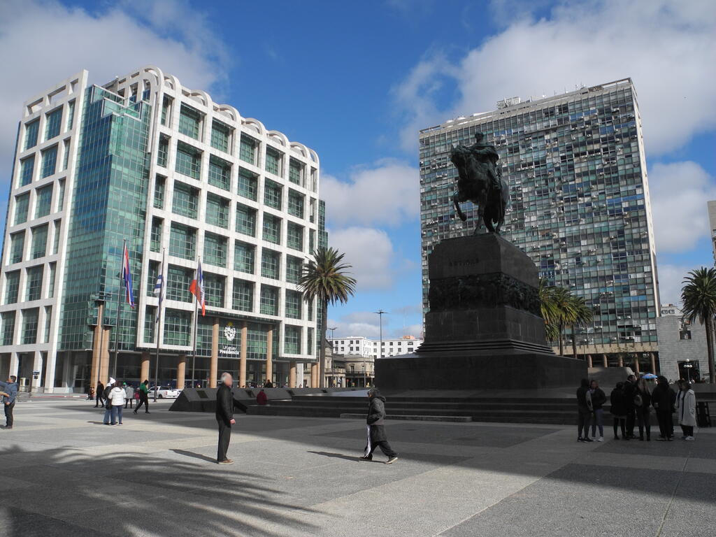 Plaza Independencia mit der Statue von General Artigas