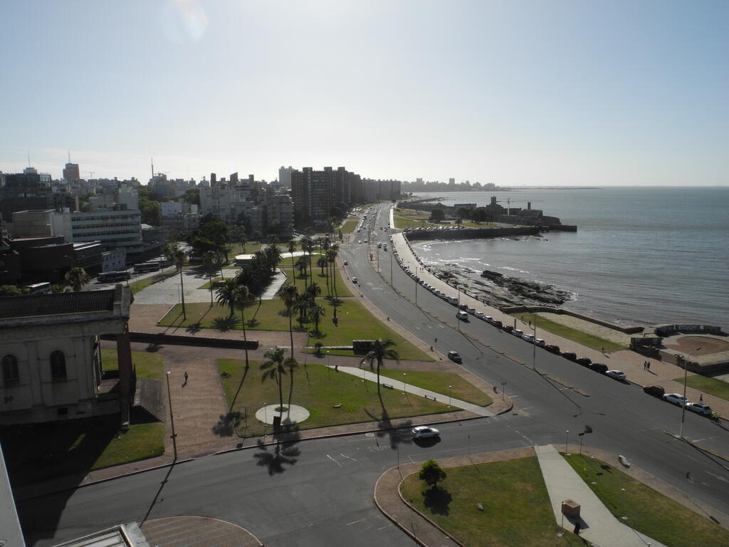 Blick vom Hoteldach: Plaza Espa&ntilde;a und Barrio Sur