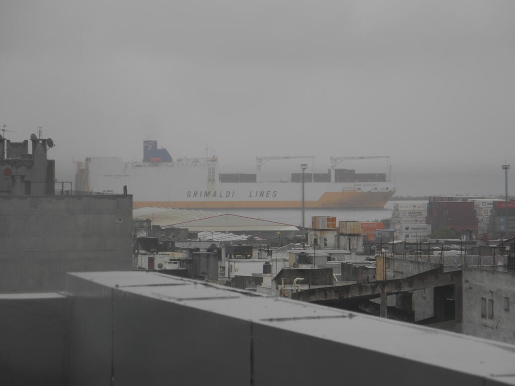 Die Grande Buenos Aires l&auml;uft endlich in den Hafen ein