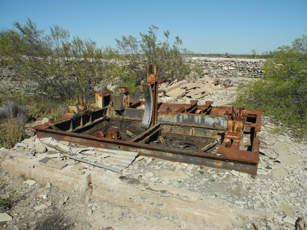 Mina Gonzalito, Maschinenreste am Schacht La Leona