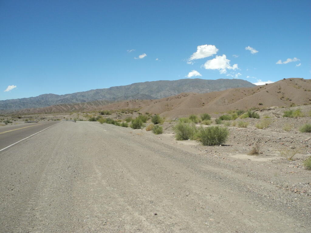 Erodierte Berge auf der anderen Talseite