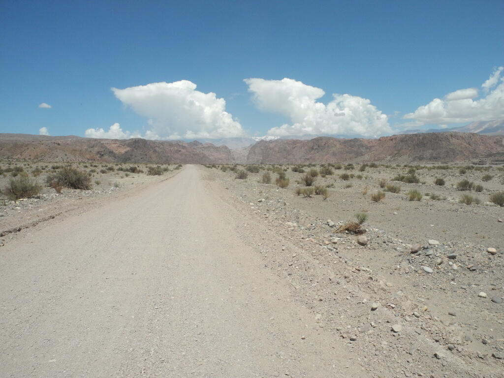 Das untere Tal auf der Fahrt zur Laguna Blanca