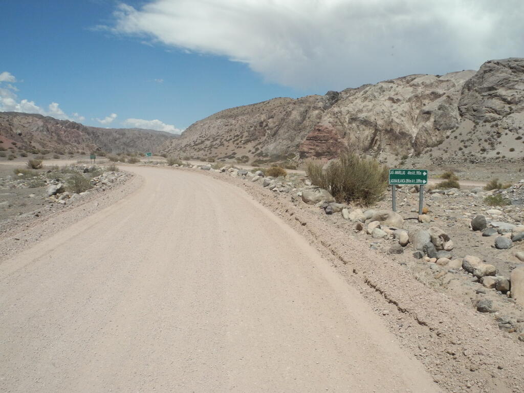 Das untere Tal auf der Fahrt zur Laguna Blanca
