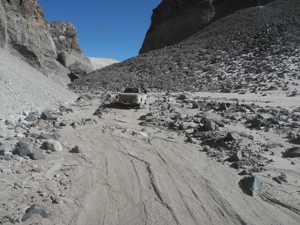 Eine weitere Stelle zwischen den Steinen