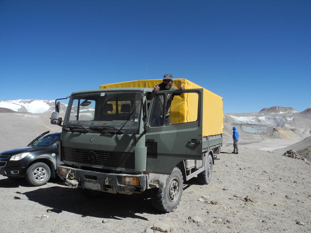 Der Fahrer des LKW ist gl&uuml;cklich...