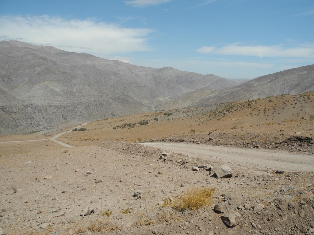 Bergauf auf der Stra&szlig;e D-205