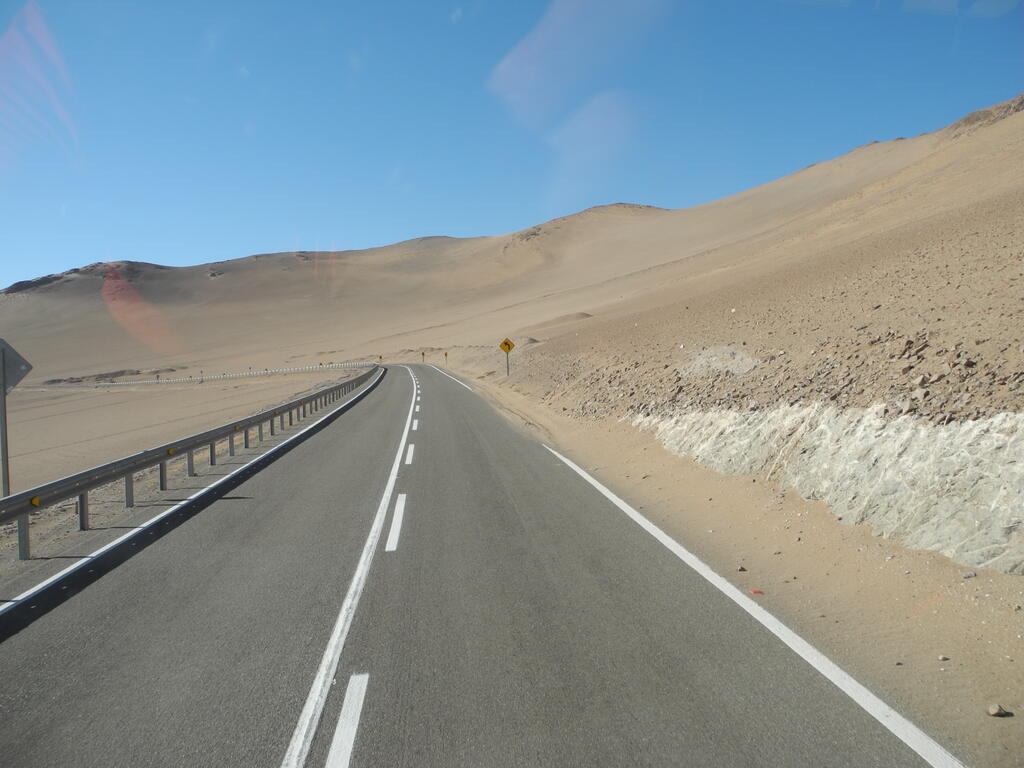 Stra&szlig;e C-309 durch die W&uuml;ste