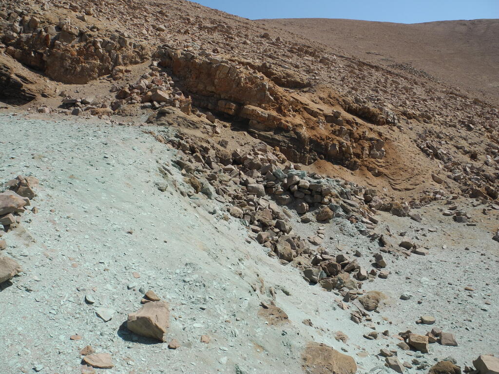 Bereich mit vulkanischem Gestein mit Hohlr&auml;umen