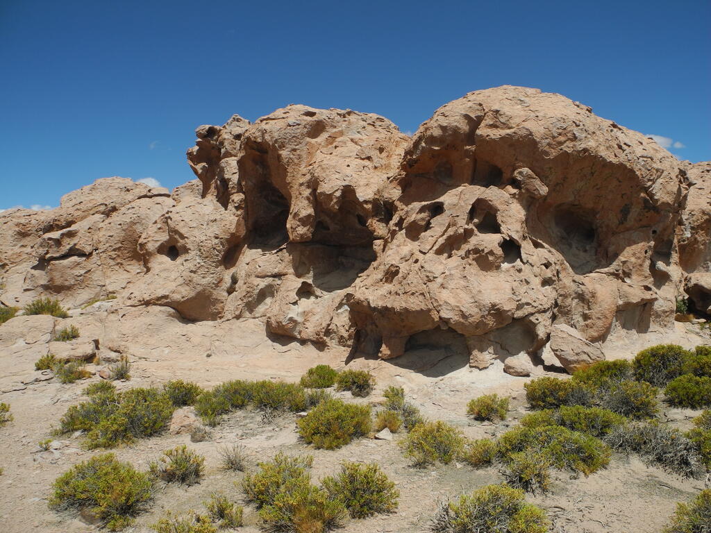 Gesteinsformationen neben der Stra&szlig;e