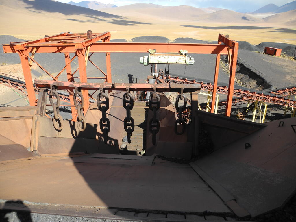 Blick von oben in den Brecher