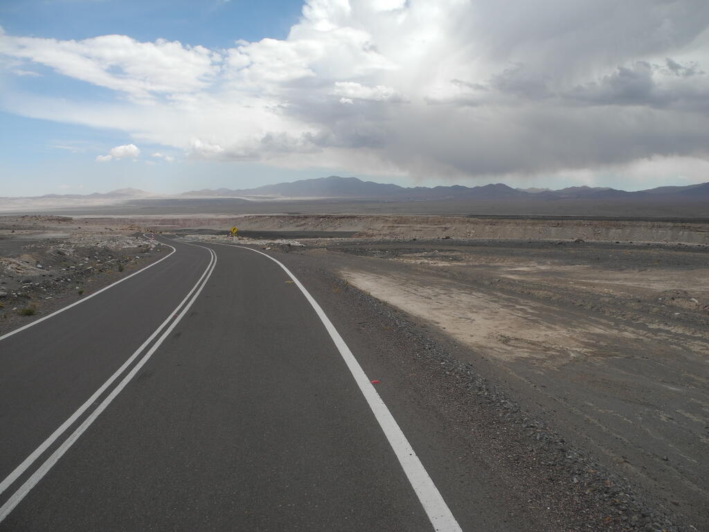 Blick von Estaci&oacute;n San Pedro zur Mina El Abra