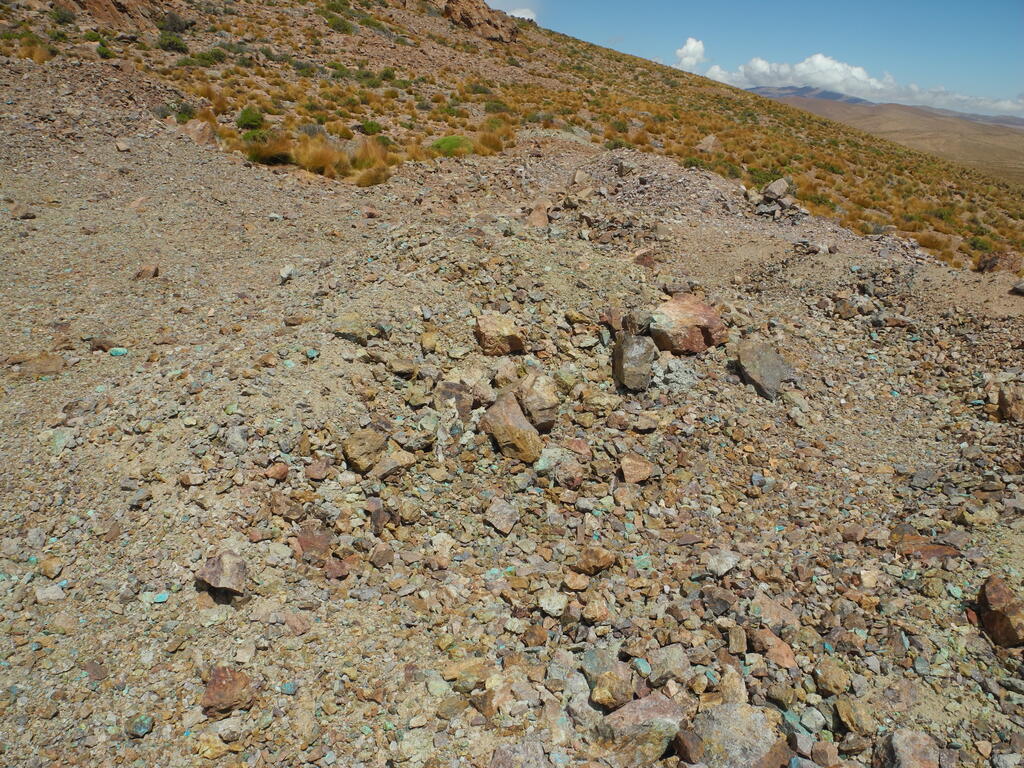 Erste unbekannte Mine, Material auf der Halde