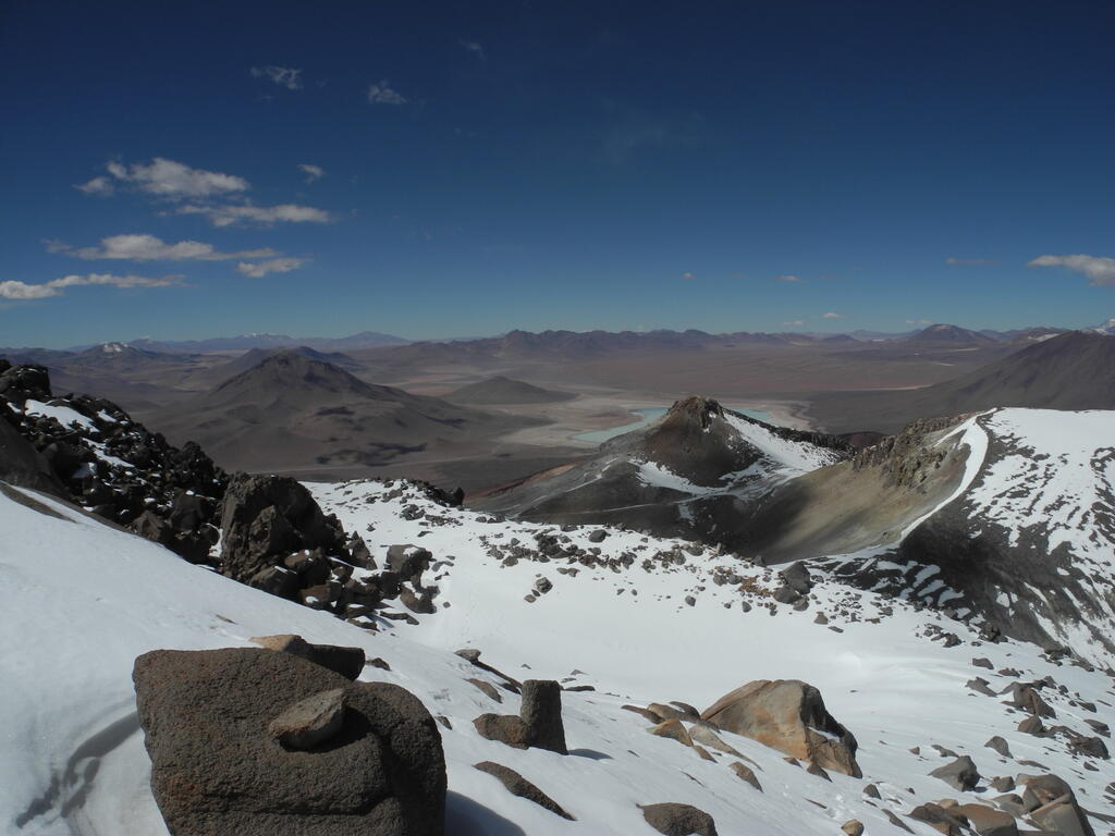 Blick auf die bolivianische Seite des Berges