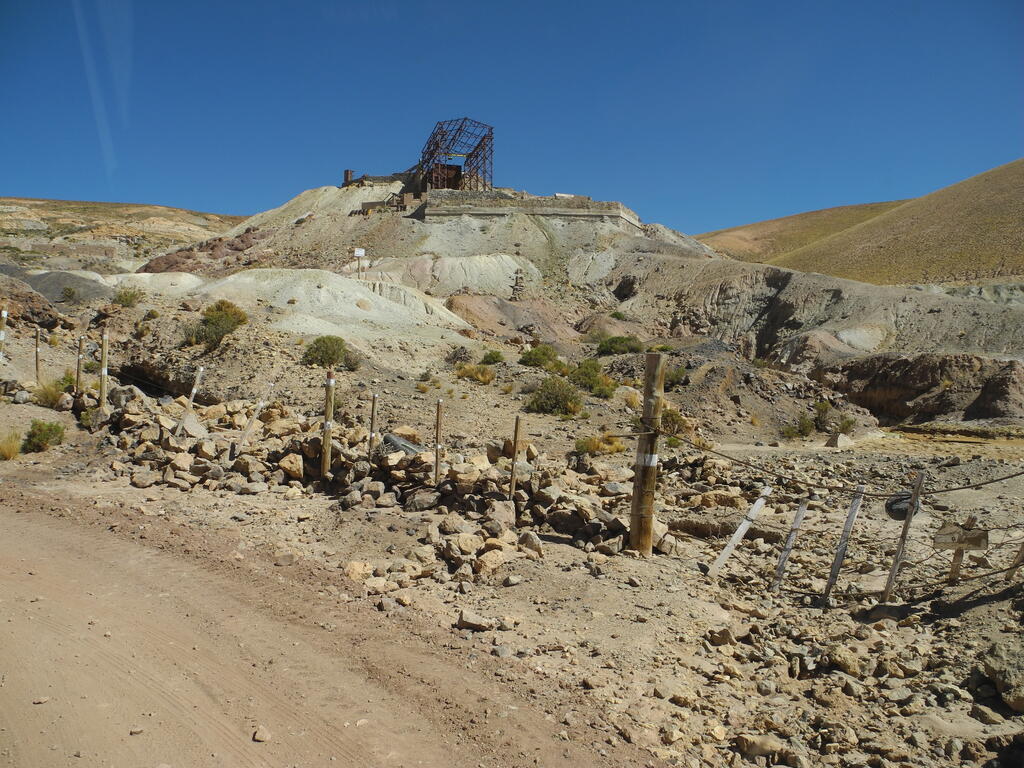 Mina Concordia von der Stra&szlig;e aus gesehen