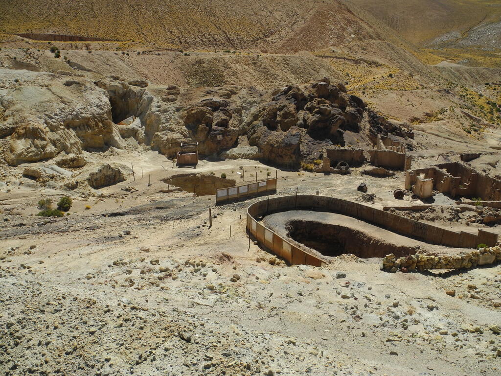 Unterer Teil des Grubengel&auml;ndes mit offenen L&ouml;chern