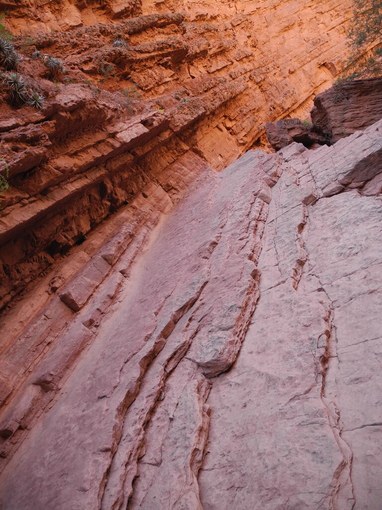 Eine der Felsstufen in der Schlucht