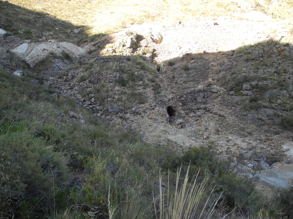 Verfallene Grube, deren Beginn bereits in der Inkazeit war