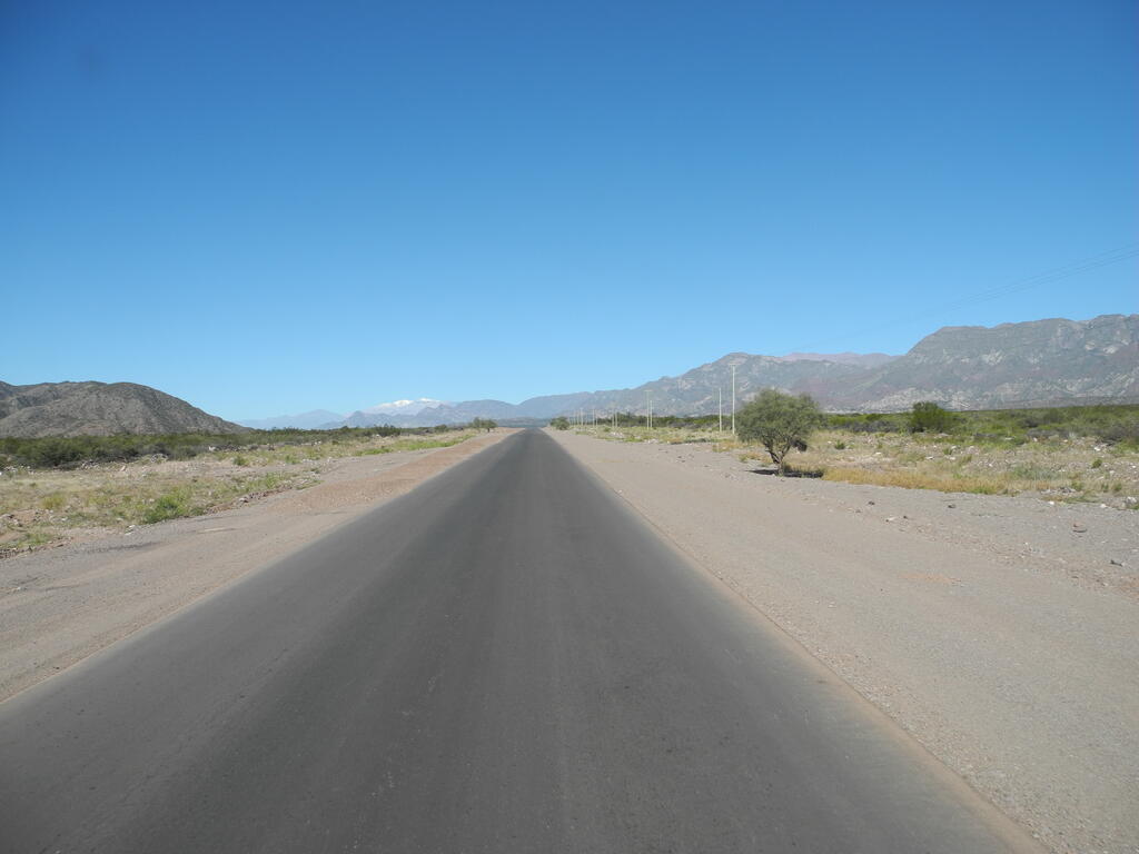 Landschaft an der Stra&szlig;e von Tinogasta nach Famatina