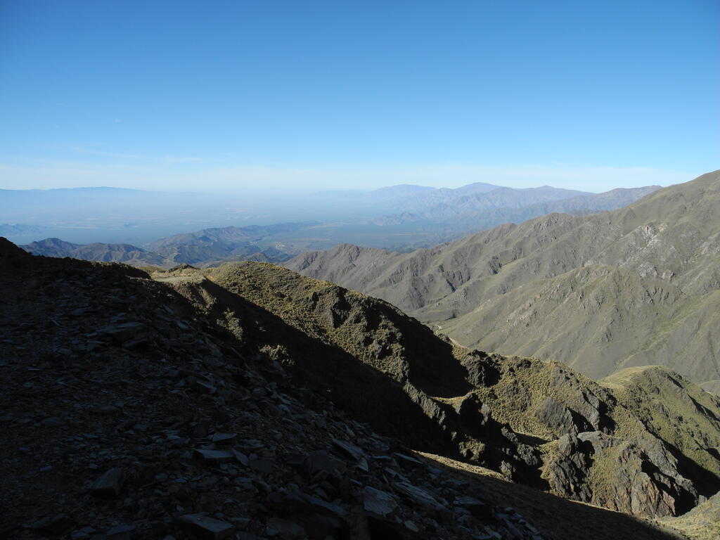 Blick von Ende des Fahrwegs in die T&auml;ler
