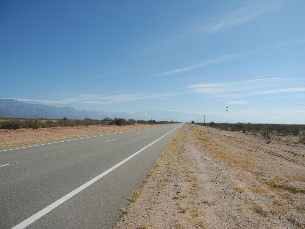 Landschaft an der RN74 zwischen Chilecito und Patqu&iacute;a